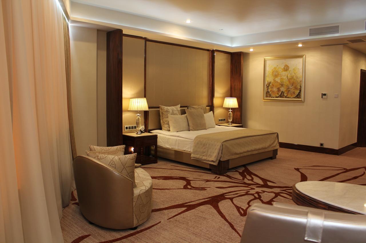 Boutique Hotel Health Club&Spa Grand Prix Астана Екстериор снимка