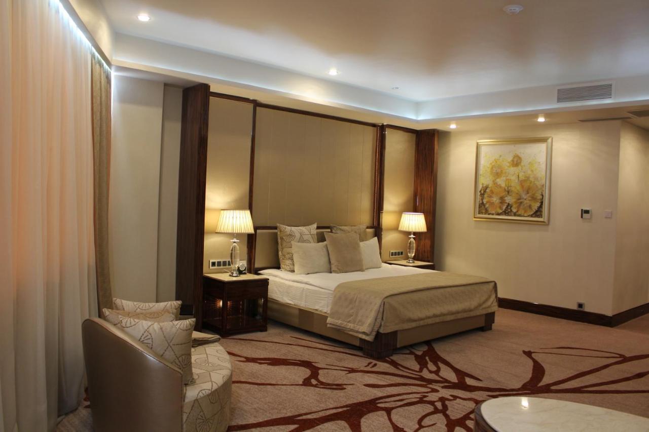 Boutique Hotel Health Club&Spa Grand Prix Астана Екстериор снимка