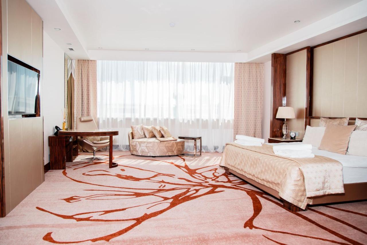 Boutique Hotel Health Club&Spa Grand Prix Астана Екстериор снимка