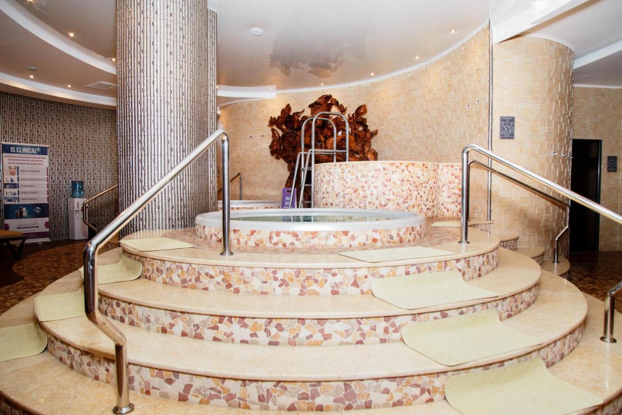 Boutique Hotel Health Club&Spa Grand Prix Астана Екстериор снимка